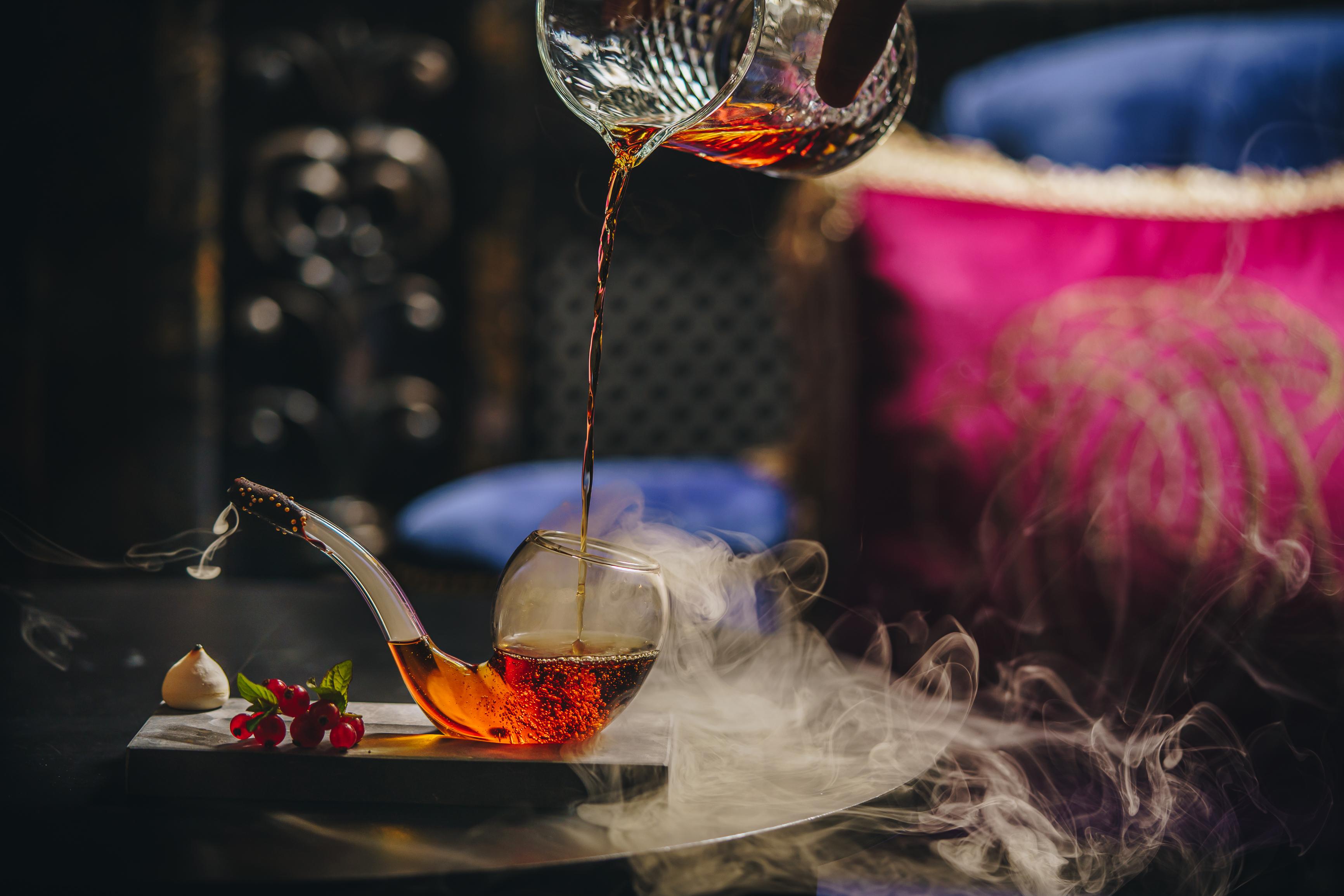 Bachleda Luxury Hotel Krakow - Mgallery Collection Екстериор снимка A cocktail being poured